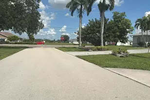 432 SW 5th St, Cape Coral, FL 33991 - Photo 5