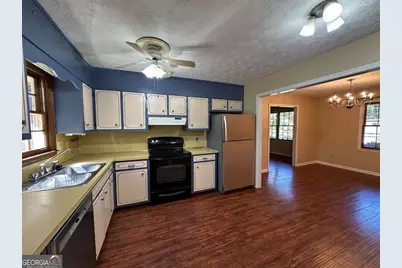 5377 Rockmoor Drive, Stone Mountain, GA 30088 - Photo 11