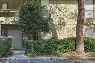 402 Dunbar Dr, Dunwoody, GA 30338 - Photo 1