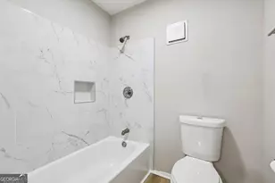 402 Dunbar Dr, Dunwoody, GA 30338 - Photo 17