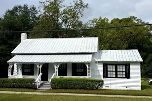 226 Griffin Ave, Eastman, GA 31023 - Photo 1