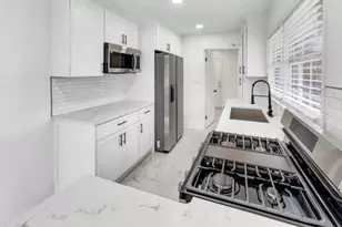 136 Victor Cir NW, Atlanta, GA 30314 - Photo 5