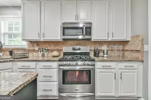 987 Park Hollow Way, Lawrenceville, GA 30043 - Photo 9