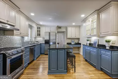 2218 Peachtree Road NW, Atlanta, GA 30309 - Photo 21