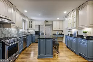 2218 Peachtree Rd NW, Atlanta, GA 30309 - Photo 21