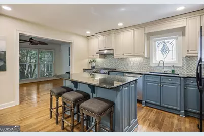 2218 Peachtree Road NW, Atlanta, GA 30309 - Photo 23