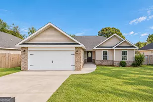 216 Laurel Woods Dr, Warner Robins, GA 31088 - Photo 1