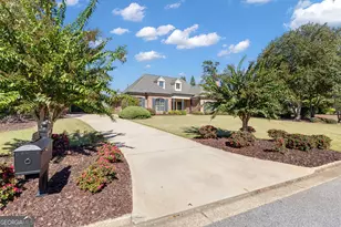 323 Beaumont Farms Dr, Sharpsburg, GA 30277 - Photo 7