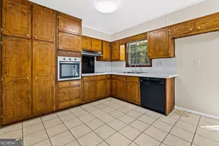 1490 High Meadow Dr, Stone Mountain, GA 30083 - Photo 7