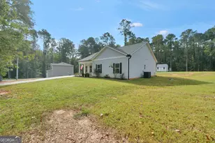 662 Grove St, Barnesville, GA 30204 - Photo 13