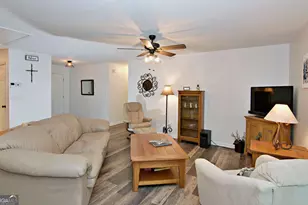 1279 Coneross Point Dr, Seneca, SC 29678 - Photo 9