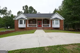 220 Marcella Ave, Sharpsburg, GA 30277 - Photo 3