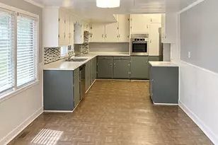 70 S Butler St, Camilla, GA 31730 - Photo 3