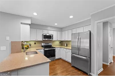 1055 Club Place NE, Atlanta, GA 30319 - Photo 15