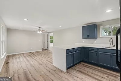 219 Lake Circle, Newnan, GA 30263 - Photo 9