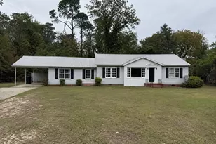 626 Sycamore St, Swainsboro, GA 30401 - Photo 1