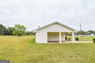 111 Meadowview Ln, Williamson, GA 30292 - Photo 3