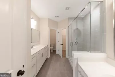 2130 Holtz Lane, Atlanta, GA 30318 - Photo 37