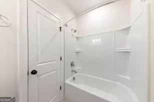 2130 Holtz Ln, Atlanta, GA 30318 - Photo 9