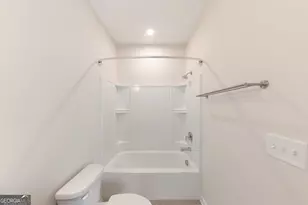 2130 Holtz Ln, Atlanta, GA 30318 - Photo 29