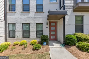 2130 Holtz Ln, Atlanta, GA 30318 - Photo 3
