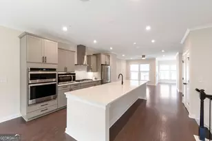 2130 Holtz Ln, Atlanta, GA 30318 - Photo 13