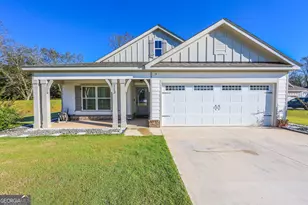 113 Chinaberry st, Pine Mountain, GA 31822 - Photo 1