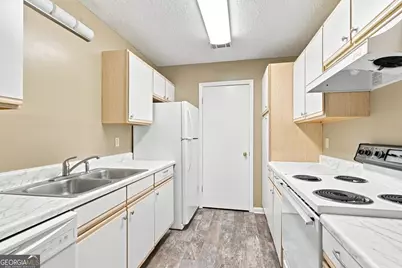 2092 Sherwood Drive #K-96, Valdosta, GA 31602 - Photo 9