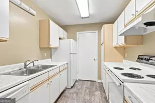 2092 Sherwood Dr, Valdosta, GA 31602 - Photo 9