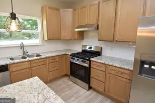 124 Johnson St, Barnesville, GA 30204 - Photo 11