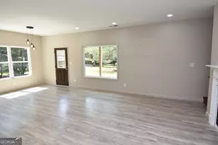 124 Johnson St, Barnesville, GA 30204 - Photo 7