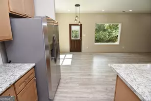 124 Johnson St, Barnesville, GA 30204 - Photo 17