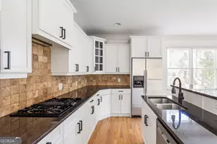1055 Davis Cir NW, Atlanta, GA 30318 - Photo 15