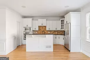 1055 Davis Cir NW, Atlanta, GA 30318 - Photo 13