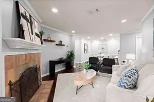704 Barrington Hills Dr, Sandy Springs, GA 30350 - Photo 13
