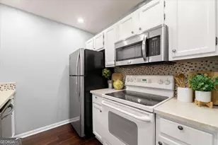 704 Barrington Hills Dr, Sandy Springs, GA 30350 - Photo 19