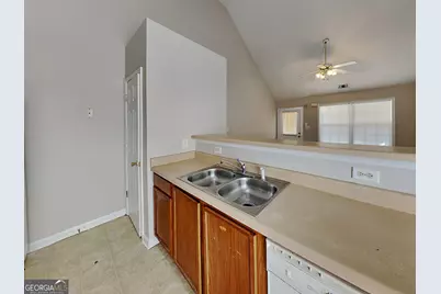 2440 Vine Street, Union City, GA 30291 - Photo 7