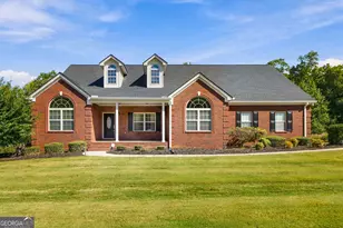 226 Hummingbird Ct, Hampton, GA 30228 - Photo 1
