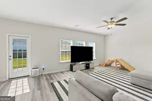 1185 Turpentine Trl, Hinesville, GA 31313 - Photo 5