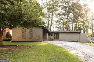 1389 Sanden Ferry Dr, Decatur, GA 30033 - Photo 1