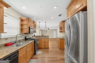 1560 Rogers Crossing Dr, Lithonia, GA 30058 - Photo 7