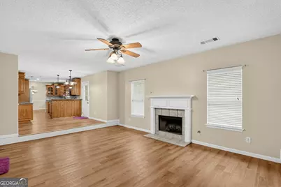 1560 Rogers Crossing Drive, Lithonia, GA 30058 - Photo 17