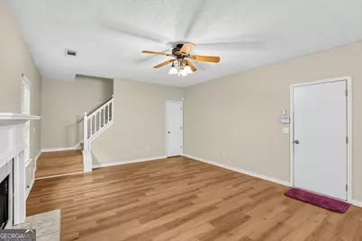 1560 Rogers Crossing Drive, Lithonia, GA 30058 - Photo 15
