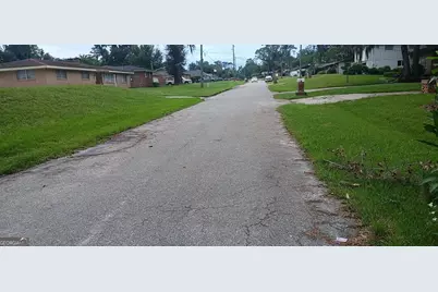 1704 Memory Lane, Jacksonville, FL 32210 - Photo 3