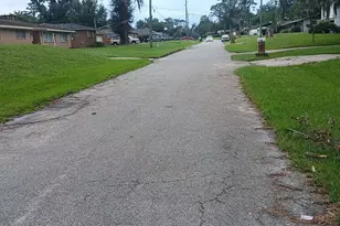 1704 Memory Ln, Jacksonville, FL 32210 - Photo 3
