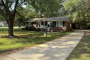 101 Cherry Point SE, Eatonton, GA 31024 - Photo 1
