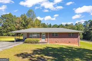 229 Lewis St, Toccoa, GA 30577 - Photo 1