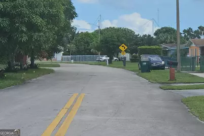 20050 NW 33rd Avenue, Opa Locka, FL 33056 - Photo 5