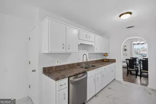 2201 Driftwood Ln, Hinesville, GA 31313 - Photo 9