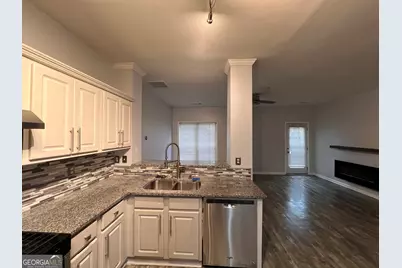 7129 Biltmore Way, Lithonia, GA 30058 - Photo 7